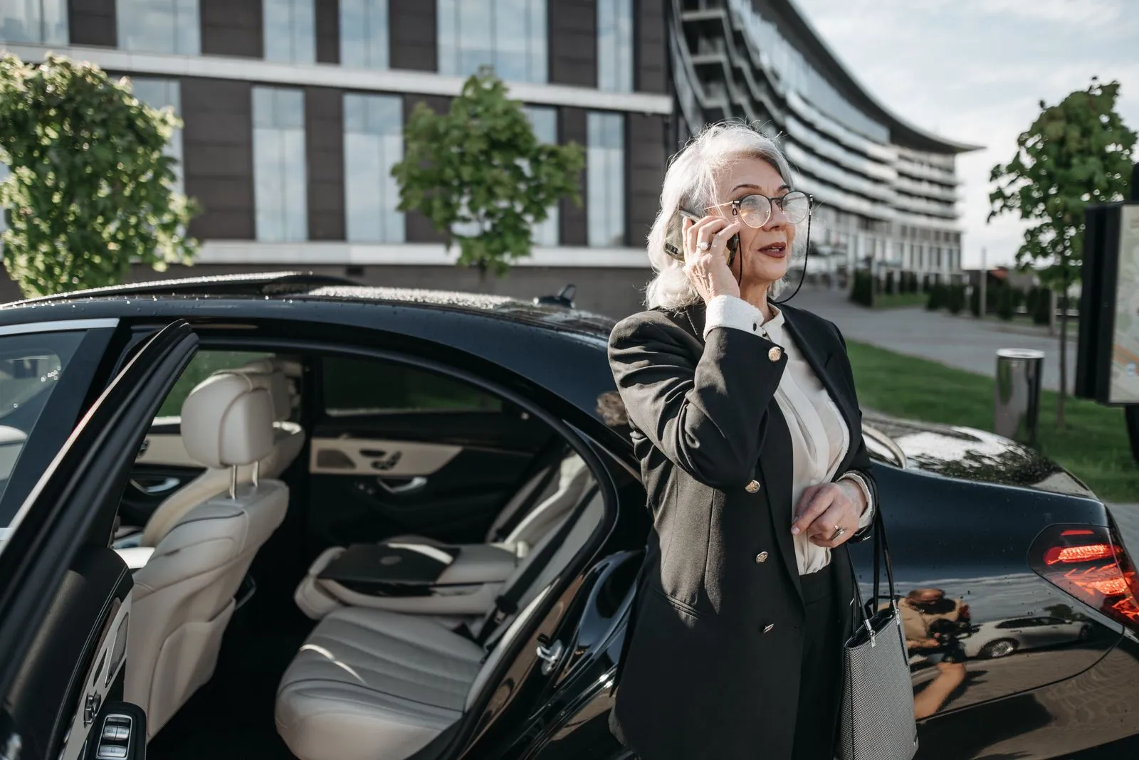 How Hourly Chauffeur Service Works